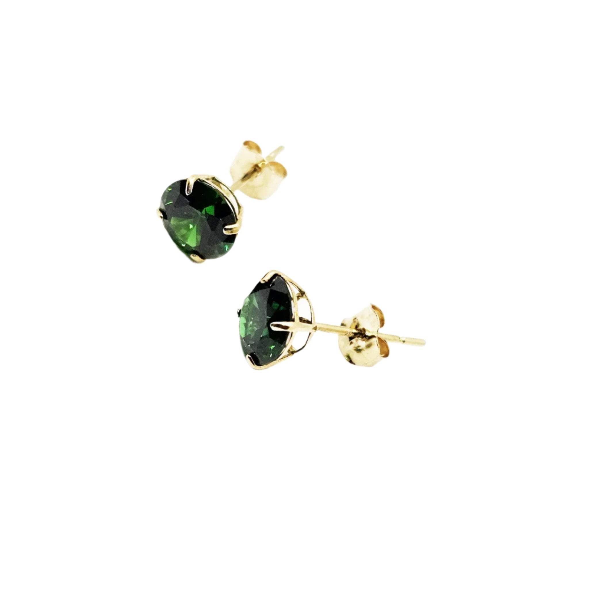 14k gold stud earrings with emerald-colored cubic zirconia, set in a classic four-prong setting – Golvem